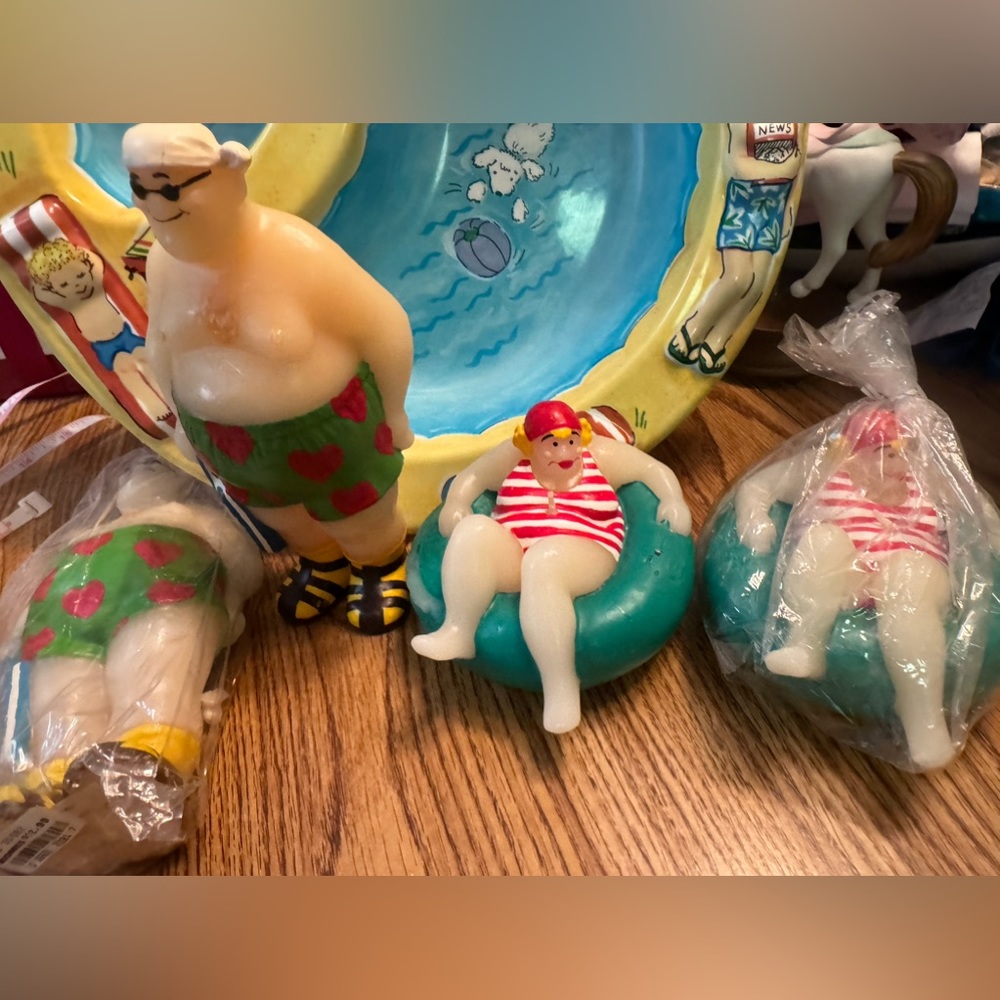 New Adorable humorous pool party candles 5”and 7” floating woman, sexy man nwt